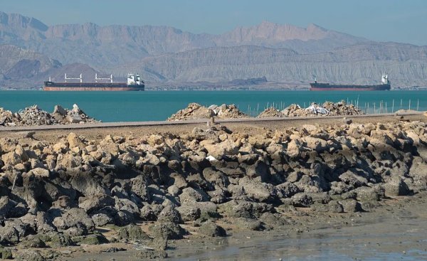 伊朗外交部：伊朗最高领袖身体健康但因战争推迟公开露面