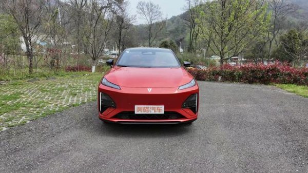 深蓝S07把激光雷达干到15万级，这车没短板了，压力给到谁了？