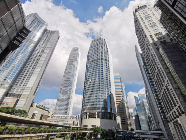 港股异动|铝业股集体拉升 几内亚拟限制铝土矿出口 氧化铝期货大幅上涨